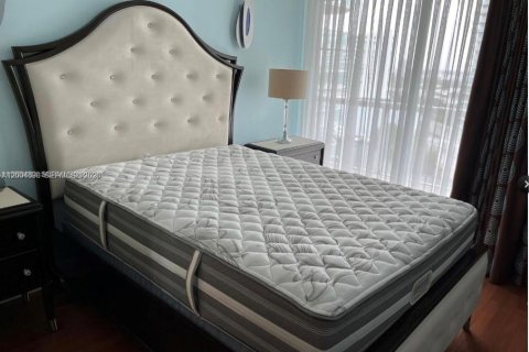 Condo in Sunny Isles Beach, Florida, 3 bedrooms  № 2068717 - photo 17