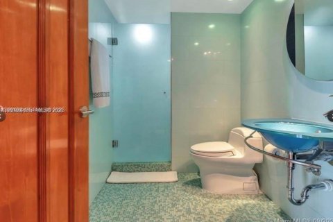 Condo in Sunny Isles Beach, Florida, 3 bedrooms  № 2068717 - photo 14
