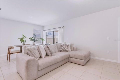 Casa en venta en Davenport, Florida, 4 dormitorios, 142.23 m2 № 2148861 - foto 9