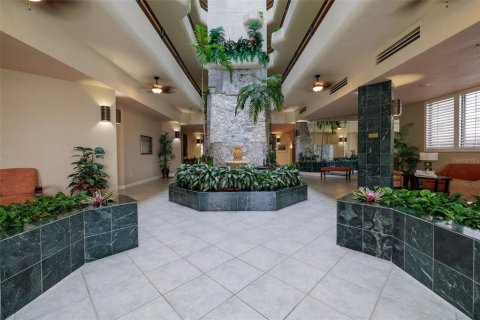 Condo in Daytona Beach Shores, Florida, 2 bedrooms № 2354575 - photo 18