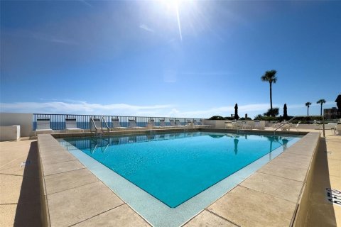Condo in Daytona Beach Shores, Florida, 2 bedrooms № 2354575 - photo 20