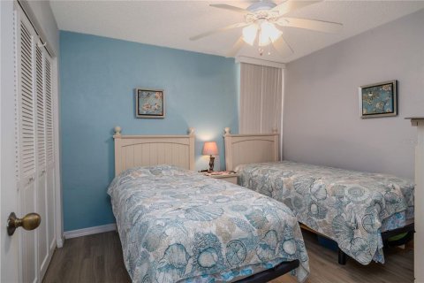 Condo in Daytona Beach Shores, Florida, 2 bedrooms № 2354575 - photo 16