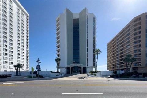 Condo in Daytona Beach Shores, Florida, 2 bedrooms № 2354575