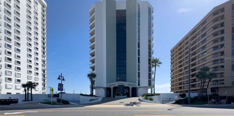 Condo in Daytona Beach Shores, Florida, 2 bedrooms № 2354575
