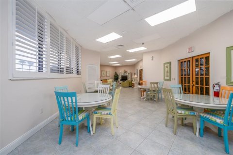 Condo in Daytona Beach Shores, Florida, 2 bedrooms № 2354575 - photo 29
