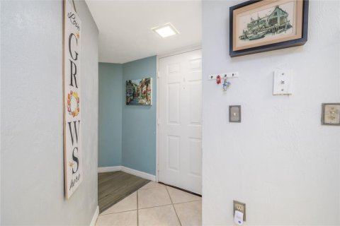 Condo in Daytona Beach Shores, Florida, 2 bedrooms № 2354575 - photo 2