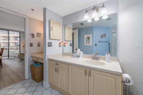 Condo in Daytona Beach Shores, Florida, 2 bedrooms № 2354575 - photo 15