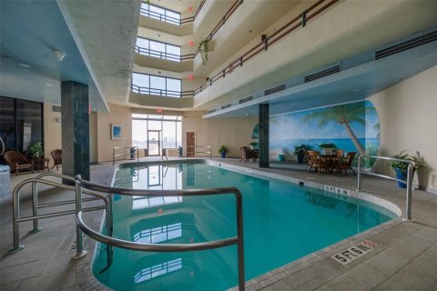Condo in Daytona Beach Shores, Florida, 2 bedrooms № 2354575 - photo 25