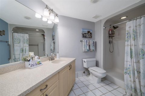Condo in Daytona Beach Shores, Florida, 2 bedrooms № 2354575 - photo 14