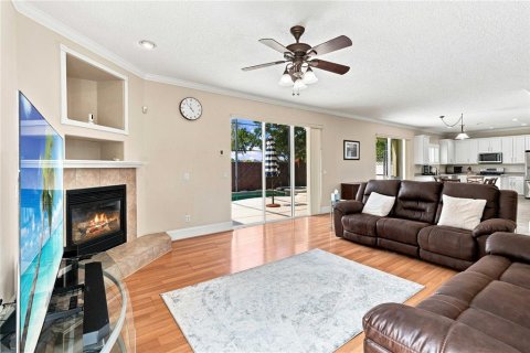 Casa en venta en Kissimmee, Florida, 4 dormitorios, 385.17 m2 № 2358643 - foto 8