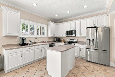 Casa en venta en Kissimmee, Florida, 4 dormitorios, 385.17 m2 № 2358643 - foto 10