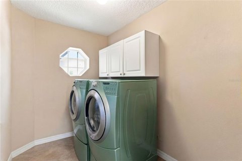 Casa en venta en Kissimmee, Florida, 4 dormitorios, 385.17 m2 № 2358643 - foto 24