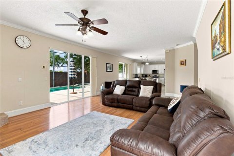Casa en venta en Kissimmee, Florida, 4 dormitorios, 385.17 m2 № 2358643 - foto 9