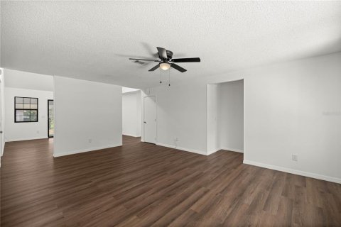 Casa en venta en Ocala, Florida, 3 dormitorios, 192.31 m2 № 1909659 - foto 4