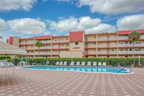 Condo in Margate, Florida, 2 bedrooms  № 1951354 - photo 17