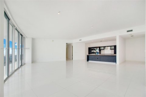 Copropriété à vendre à Miami, Floride: 3 chambres, 283.82 m2 № 1860240 - photo 4