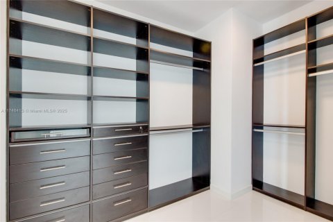 Copropriété à vendre à Miami, Floride: 3 chambres, 283.82 m2 № 1860240 - photo 11
