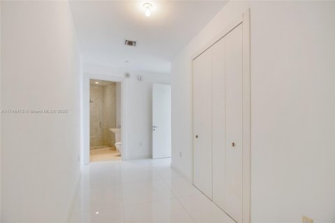 Copropriété à vendre à Miami, Floride: 3 chambres, 283.82 m2 № 1860240 - photo 14