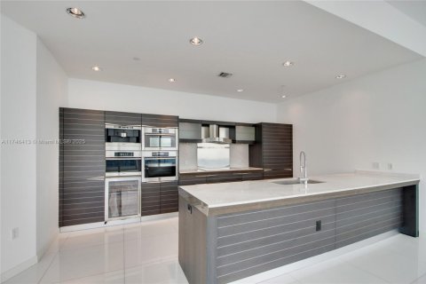 Copropriété à vendre à Miami, Floride: 3 chambres, 283.82 m2 № 1860240 - photo 6