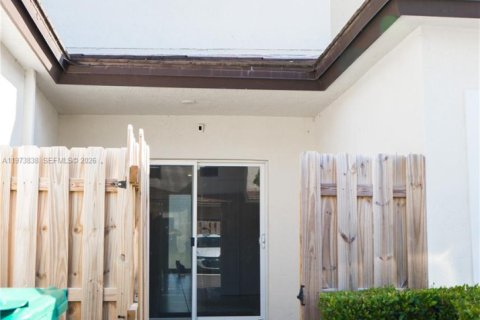 Купить таунхаус в Хомстед, Флорида 4 спальни, 173.91м2, № 2033375 - фото 17