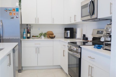 Купить таунхаус в Хомстед, Флорида 4 спальни, 173.91м2, № 2033375 - фото 7