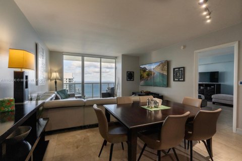 Снять в аренду кондоминиум в Халландейл-Бич, Флорида 2 спальни, 124.21м2, № 2034347 - фото 22