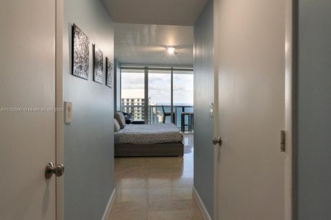 Снять в аренду кондоминиум в Халландейл-Бич, Флорида 2 спальни, 124.21м2, № 2034347 - фото 20