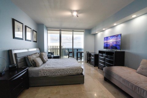 Снять в аренду кондоминиум в Халландейл-Бич, Флорида 2 спальни, 124.21м2, № 2034347 - фото 18