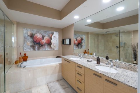 Снять в аренду кондоминиум в Халландейл-Бич, Флорида 2 спальни, 124.21м2, № 2034347 - фото 13