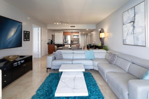 Снять в аренду кондоминиум в Халландейл-Бич, Флорида 2 спальни, 124.21м2, № 2034347 - фото 19