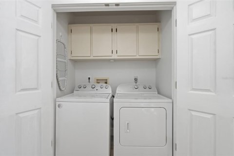 Condo in Cape Coral, Florida, 2 bedrooms № 2200849 - photo 24