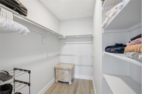 Condo in Cape Coral, Florida, 2 bedrooms № 2200849 - photo 18