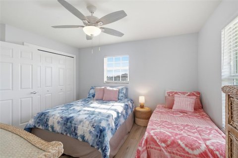 Condo in Cape Coral, Florida, 2 bedrooms № 2200849 - photo 21