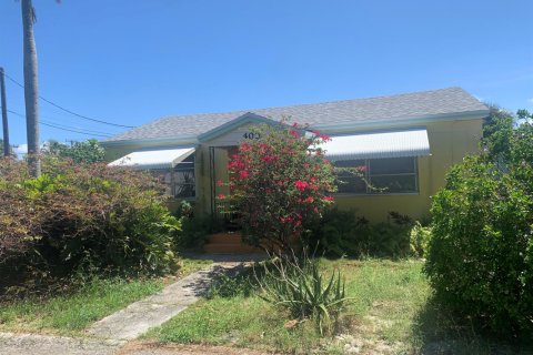 Commercial property in Lantana, Florida 164.44 sq.m. № 2179148
