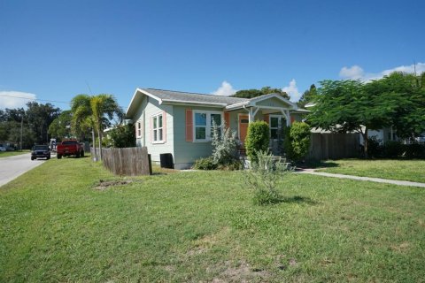 Casa en venta en Saint Petersburg, Florida, 2 dormitorios, 75.72 m2 № 2387702 - foto 3