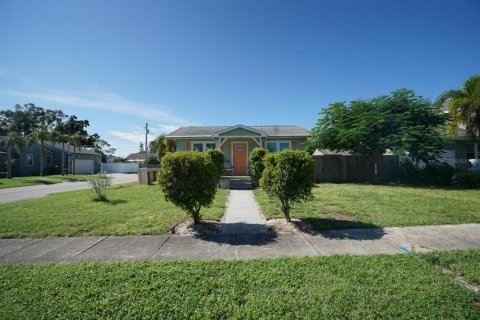 Casa en venta en Saint Petersburg, Florida, 2 dormitorios, 75.72 m2 № 2387702 - foto 2