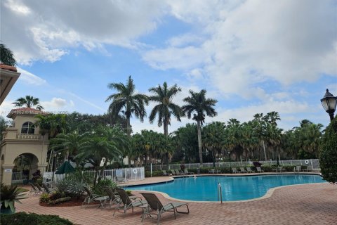 House in Pembroke Pines, Florida 5 bedrooms, 222.97 sq.m. № 2014143 - photo 30