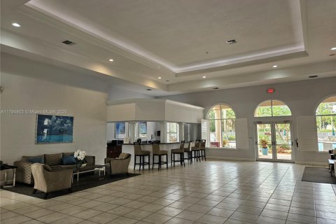 House in Pembroke Pines, Florida 5 bedrooms, 222.97 sq.m. № 2014143 - photo 28