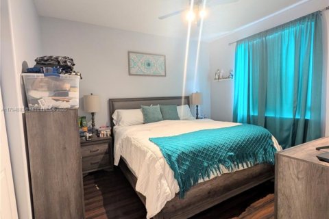 House in Pembroke Pines, Florida 5 bedrooms, 222.97 sq.m. № 2014143 - photo 11