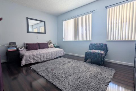 House in Pembroke Pines, Florida 5 bedrooms, 222.97 sq.m. № 2014143 - photo 21