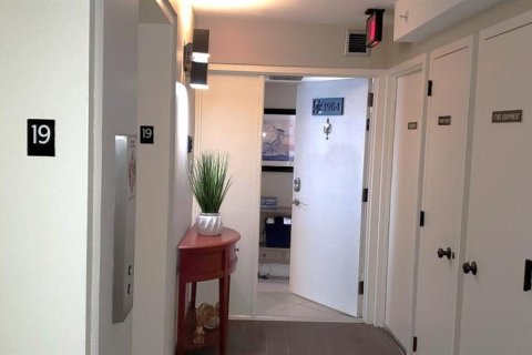 Condo in Daytona Beach, Florida, 2 bedrooms  № 1573872 - photo 4