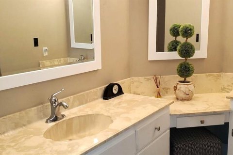 Condo in Daytona Beach, Florida, 2 bedrooms  № 1573872 - photo 15