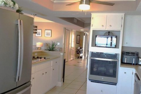 Condo in Daytona Beach, Florida, 2 bedrooms  № 1573872 - photo 9