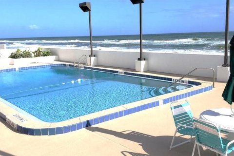 Condo in Daytona Beach, Florida, 2 bedrooms  № 1573872 - photo 25