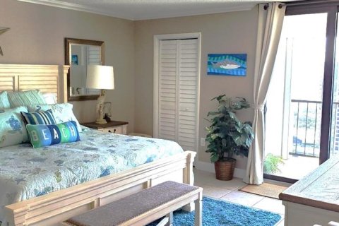 Condo in Daytona Beach, Florida, 2 bedrooms  № 1573872 - photo 12