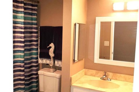 Condo in Daytona Beach, Florida, 2 bedrooms  № 1573872 - photo 16