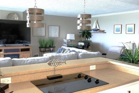 Condo in Daytona Beach, Florida, 2 bedrooms  № 1573872 - photo 7