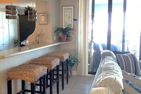 Condo in Daytona Beach, Florida, 2 bedrooms  № 1573872 - photo 10
