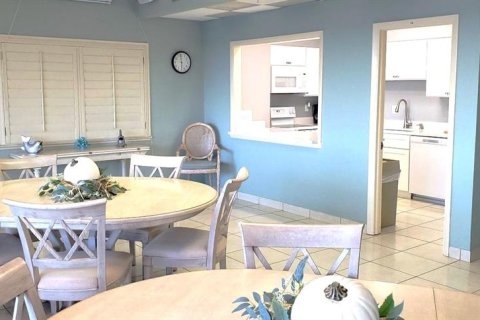 Condo in Daytona Beach, Florida, 2 bedrooms  № 1573872 - photo 29