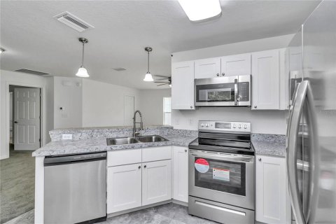 House in Ocala, Florida 3 bedrooms, 125.23 sq.m. № 1849492 - photo 5